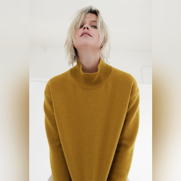 Wool Turtleneck Long Sleeve Sweater - Picture 1 of 4